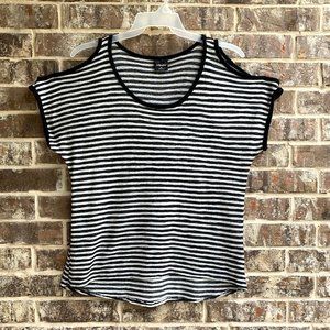 Wallpaper Women's Short Sleeves Cold Shoulders Top